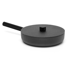 Patelnia 28cm. z żeliwną pokrywą, Noir