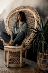 Fotel Paw "Peacock" z Rattanu z Poduszką Kremową - Ręcznie Robiony