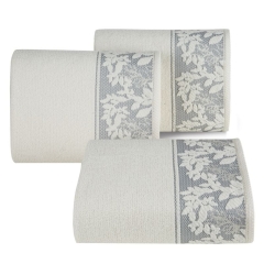 RĘCZNIK Z BORDIURĄ Z BŁYSZCZĄCYM WZOREM 70x140