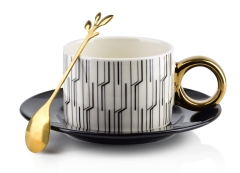 Porcelanowa Filiżanka ze spodkiem 230ml z łyżeczką