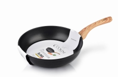 Patelnia 26cm na GAZ INDUKCJĘ - DREWNIAna RĄCZKA